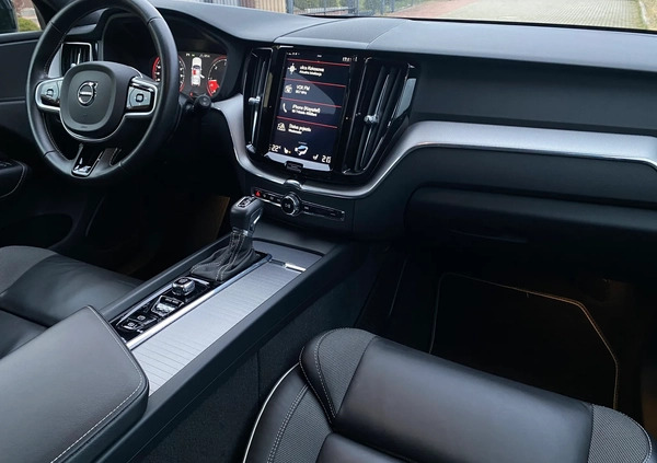 Volvo XC 60 cena 133500 przebieg: 143445, rok produkcji 2020 z Szczecin małe 742
